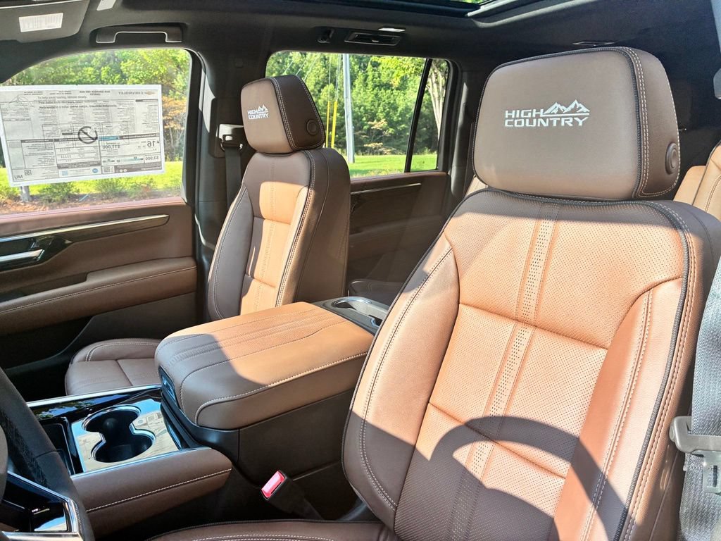 New 2026 Chevrolet Suburban High Country AWD/4WD image 24