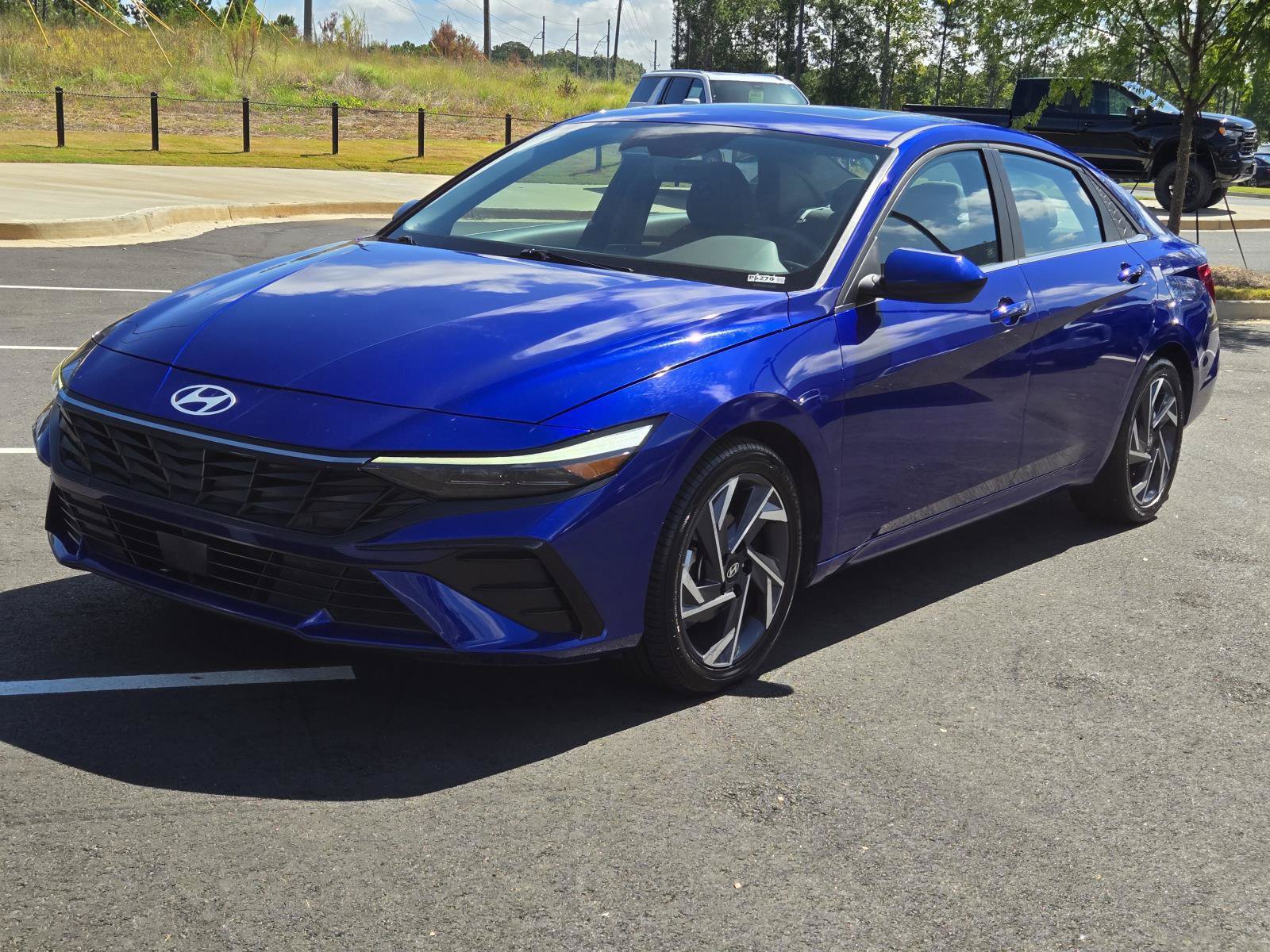 Used 2025 Hyundai Elantra SEL FWD image 2