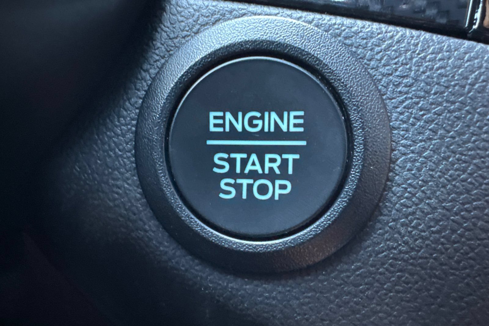 Used 2025 Ford Escape ST-Line FWD image 34