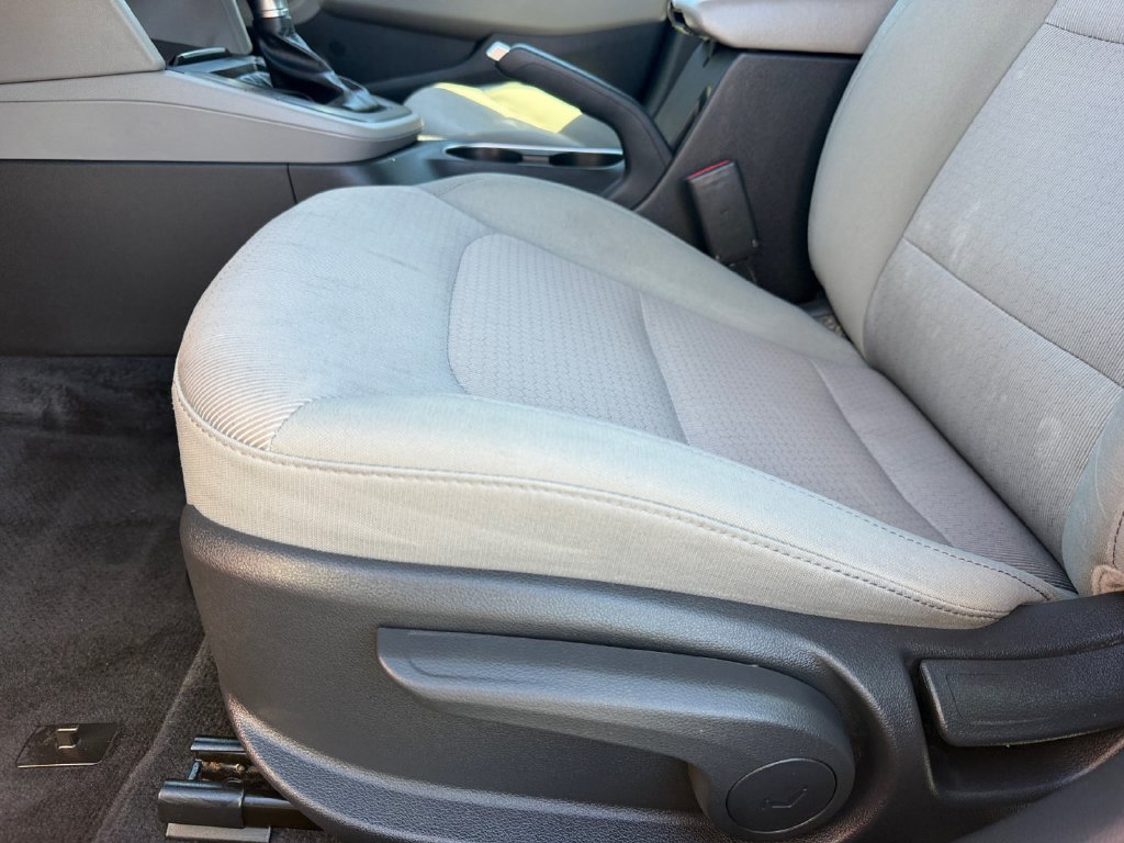 Used 2017 Hyundai Elantra SE FWD image 11