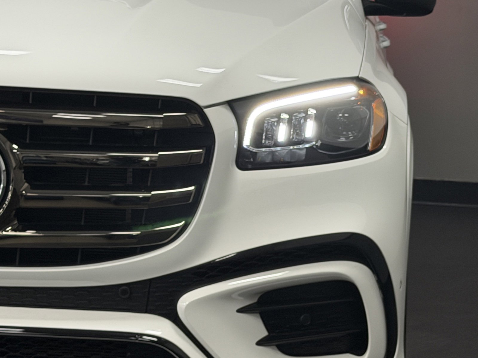 Used 2024 Mercedes-Benz GLS 450 4MATIC image 8