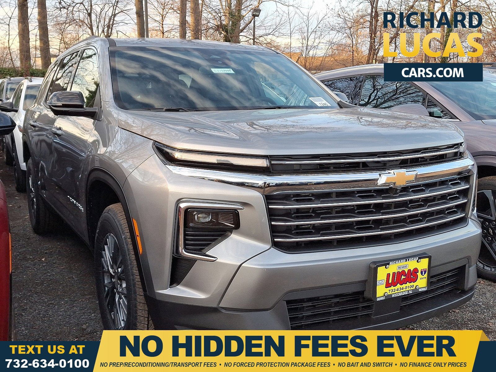 New 2025 Chevrolet Traverse LT w/ Driver Confidence Package AWD/4WD image 1