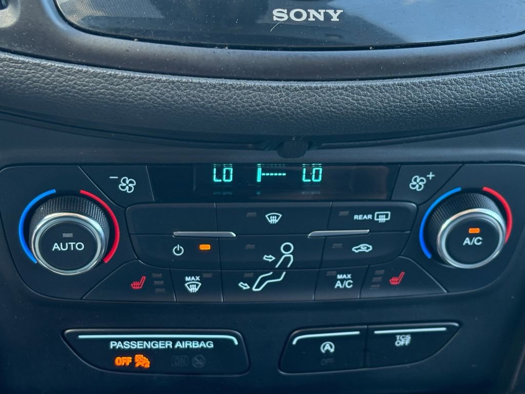 Used 2017 Ford Escape Titanium image 27