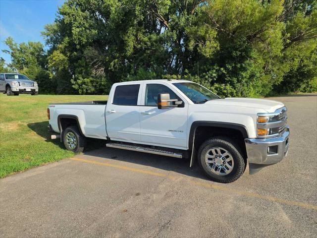 Used 2016 Chevrolet Silverado 3500 LT w/ LT Convenience Package AWD/4WD image 4