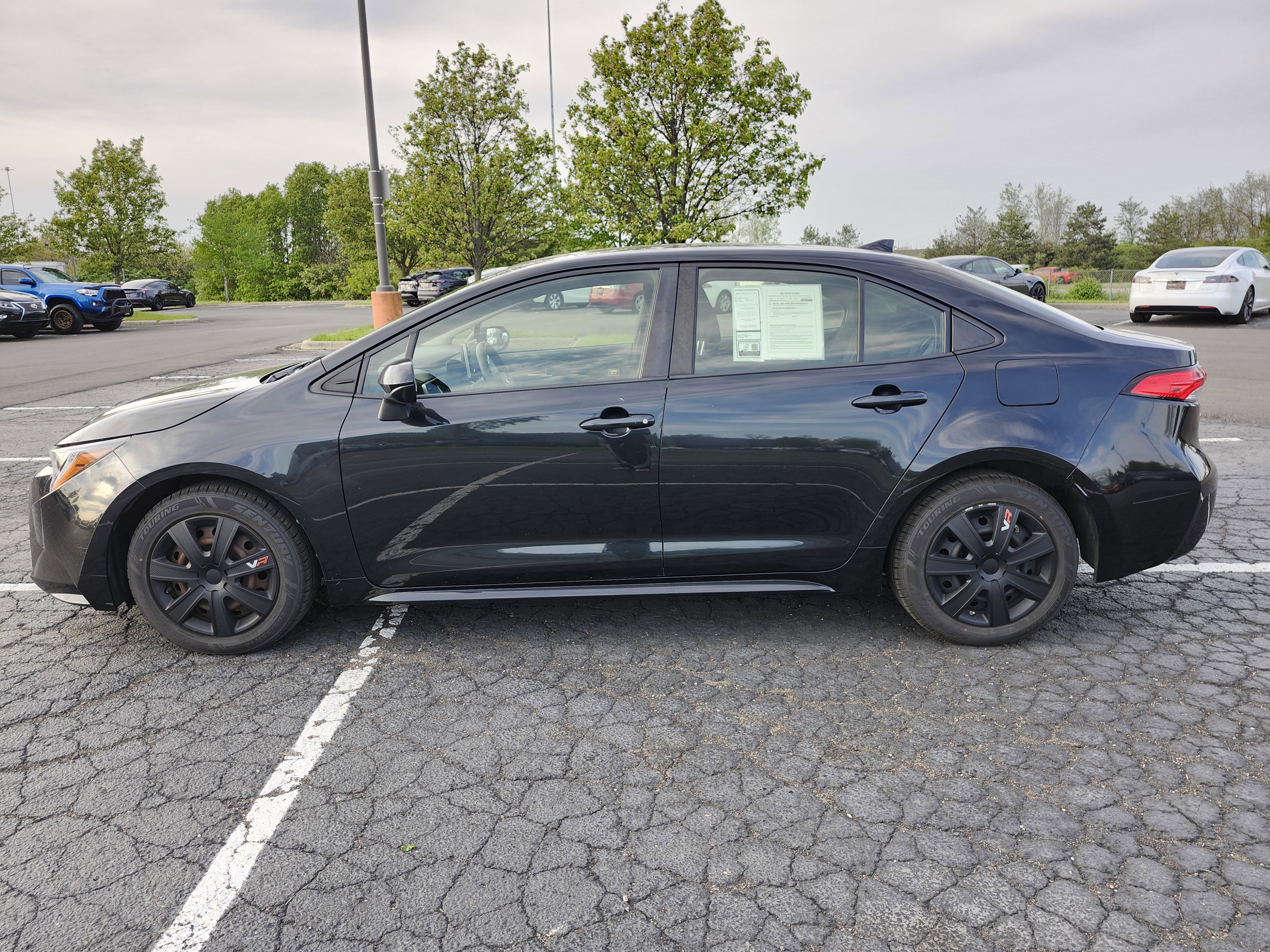 Used 2020 Toyota Corolla LE FWD image 11