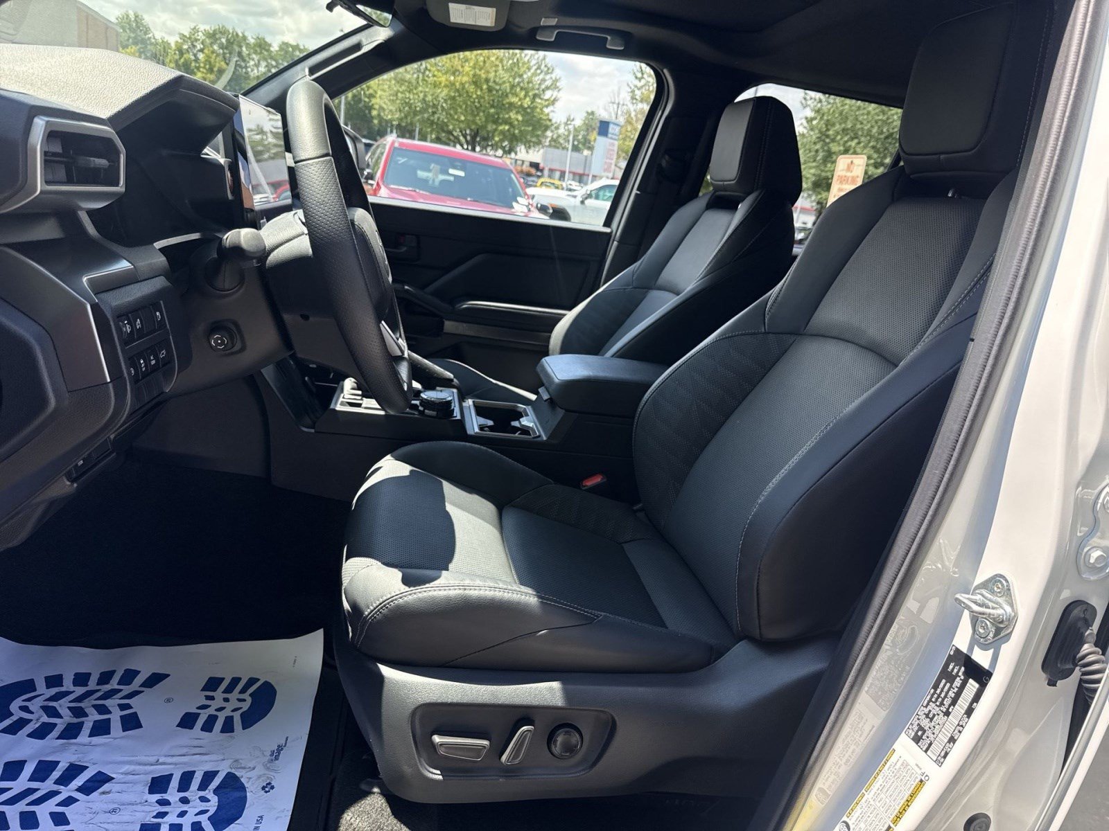 Used 2025 Toyota 4Runner TRD Sport Premium w/ Tow Technology Package AWD/4WD image 13