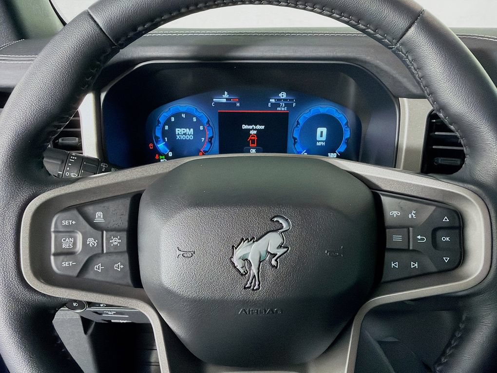 Used 2025 Ford Bronco Outer Banks AWD/4WD image 16