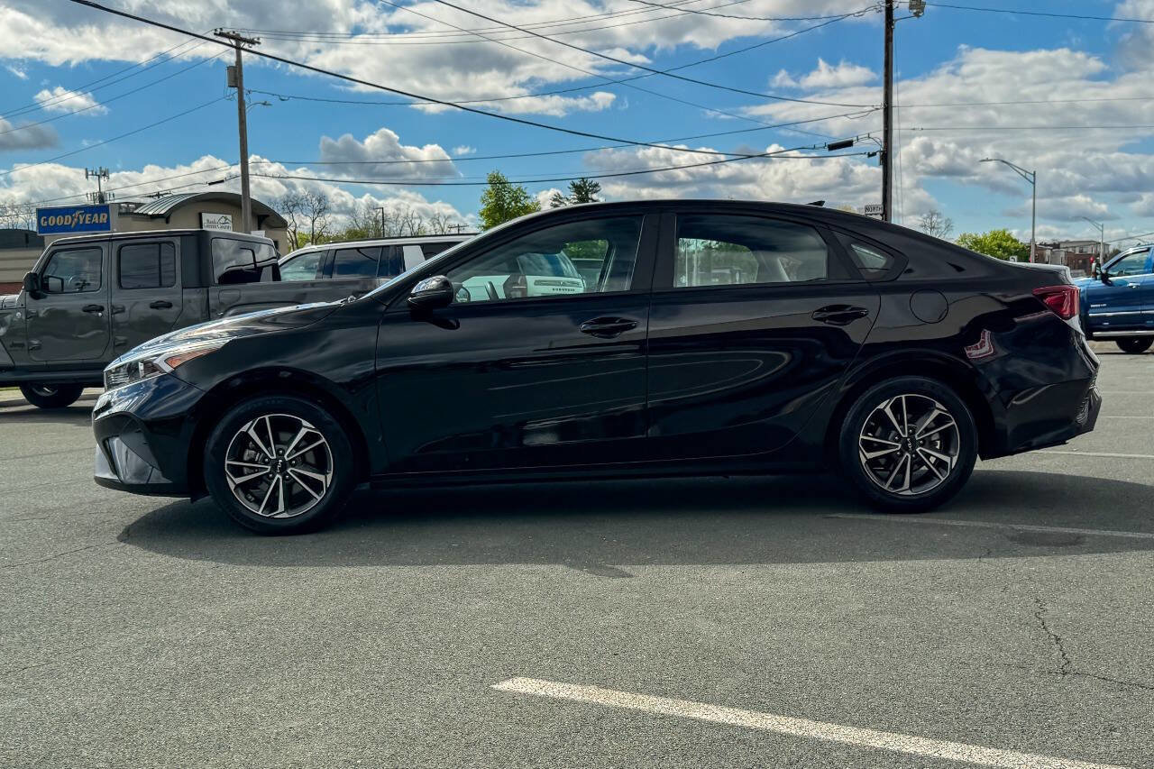 Used 2022 Kia Forte LXS w/ LXS Technology Package FWD image 7