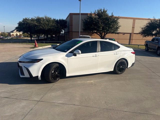 Used 2025 Toyota Camry SE w/ Convenience Package FWD image 7