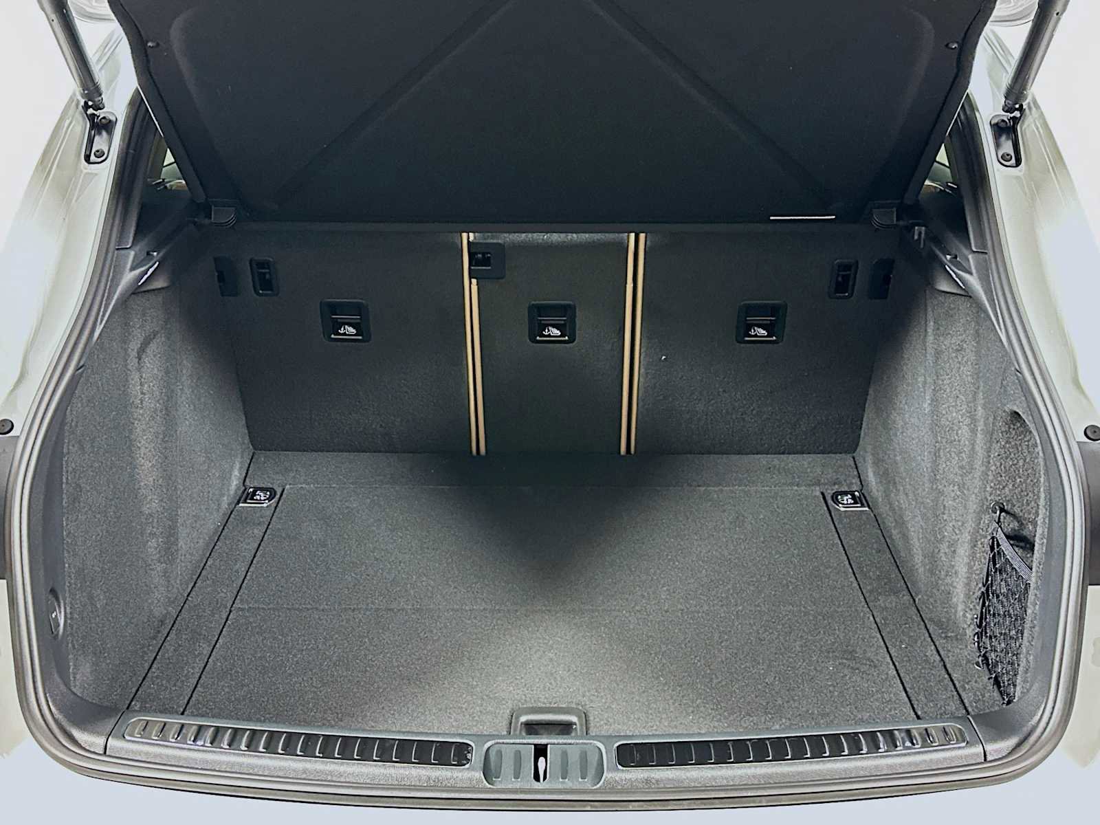 New 2026 Porsche Macan AWD/4WD image 28