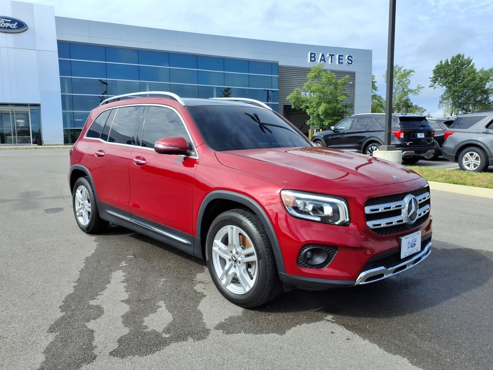 Used 2020 Mercedes-Benz GLB 250 4MATIC w/ Premium Package image 1