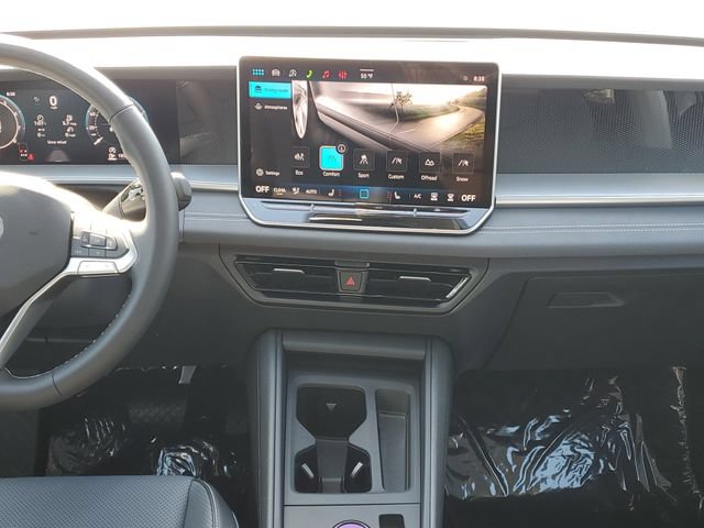 New 2026 Volkswagen Tiguan SE AWD/4WD image 25