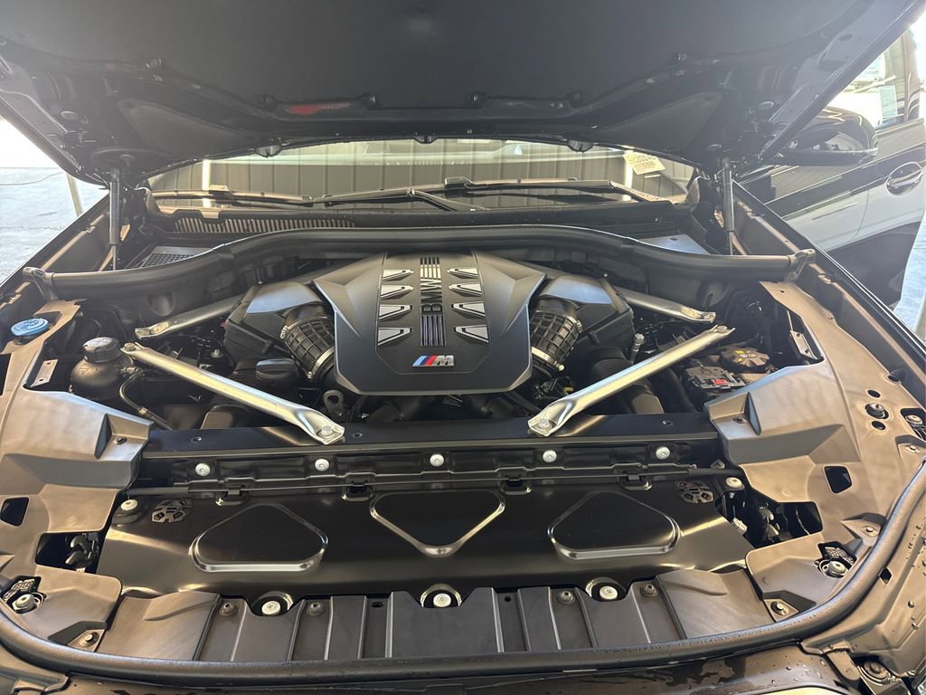 New 2026 BMW X6 M60i w/ Climate Comfort Package image 11