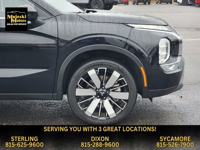 Used 2025 Mitsubishi Outlander SE image 10