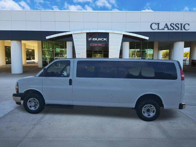 Used 2023 Chevrolet Express 3500 LT w/ LT Preferred Equipment Group RWD image 5