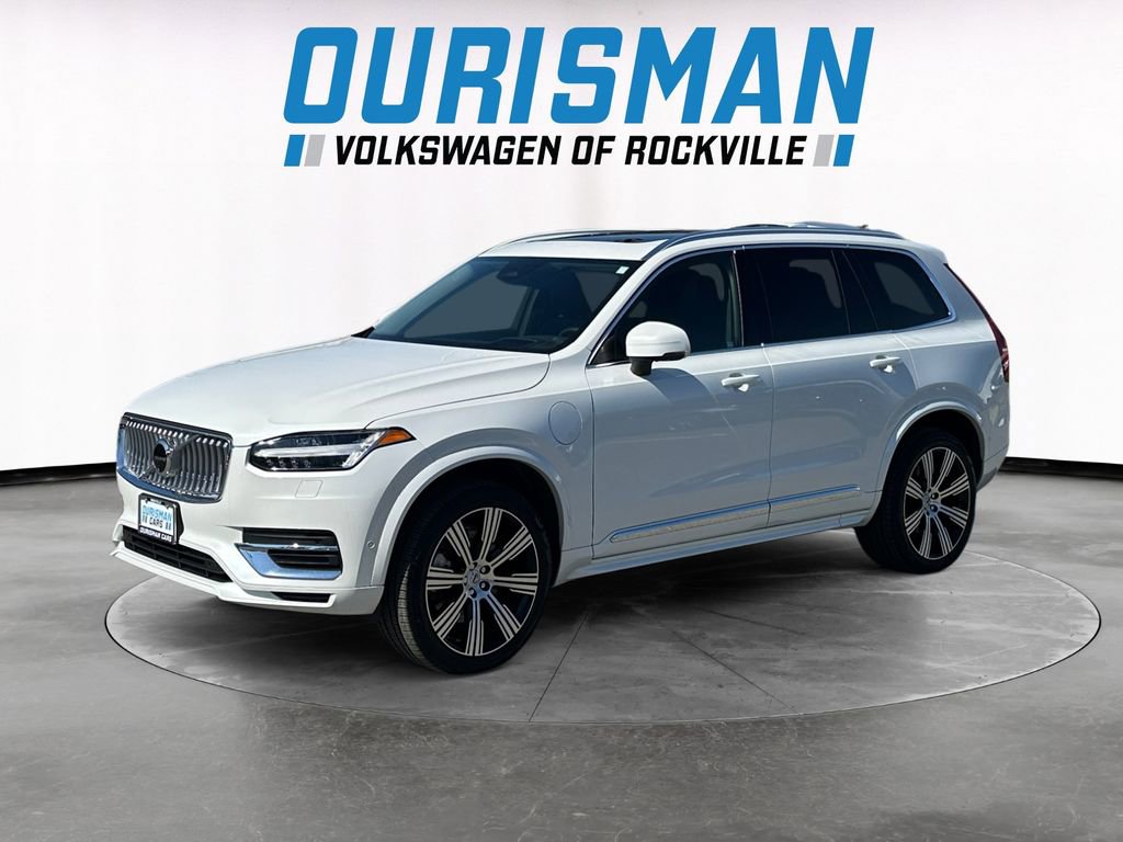 Used 2025 Volvo XC90 T8 Ultra w/ Protection Package Premier image 2