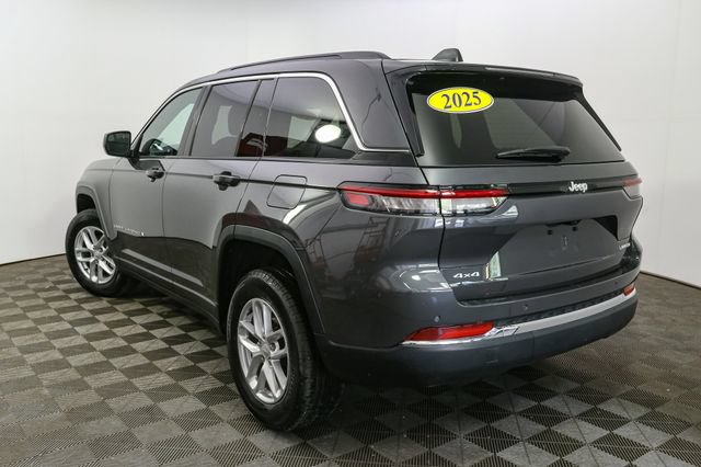 Used 2025 Jeep Grand Cherokee Laredo X w/ Luxury Tech Group I AWD/4WD image 8