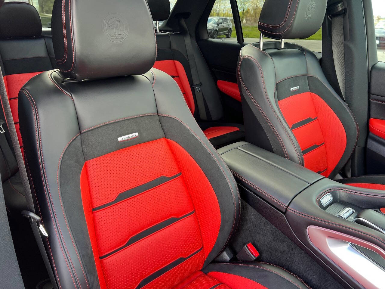 Used 2025 Mercedes-Benz GLE 53 AMG 4MATIC image 29