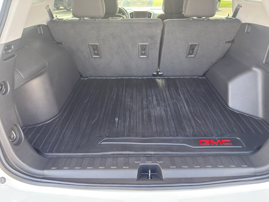 Used 2022 GMC Terrain SLE w/ Driver Convenience Package image 9