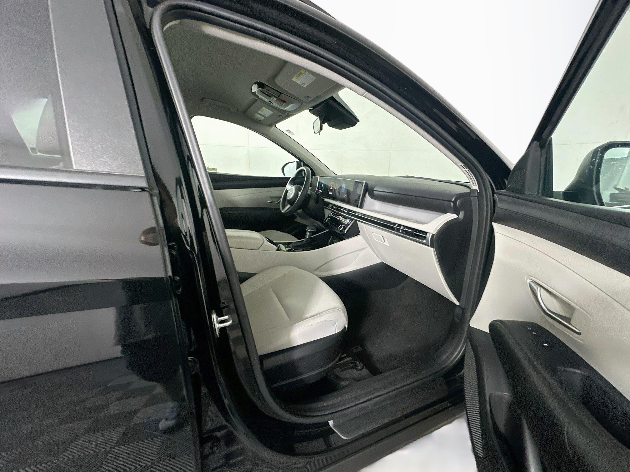 Used 2025 Hyundai Tucson SEL FWD image 30
