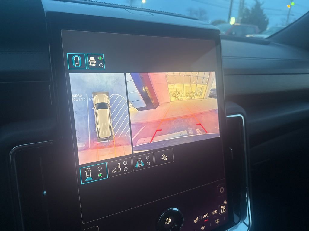 Used 2025 GMC Yukon XL Denali image 23