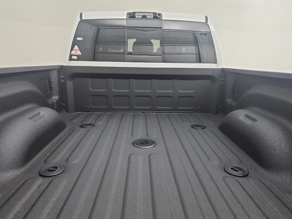 New 2026 RAM 2500 Laramie AWD/4WD image 23