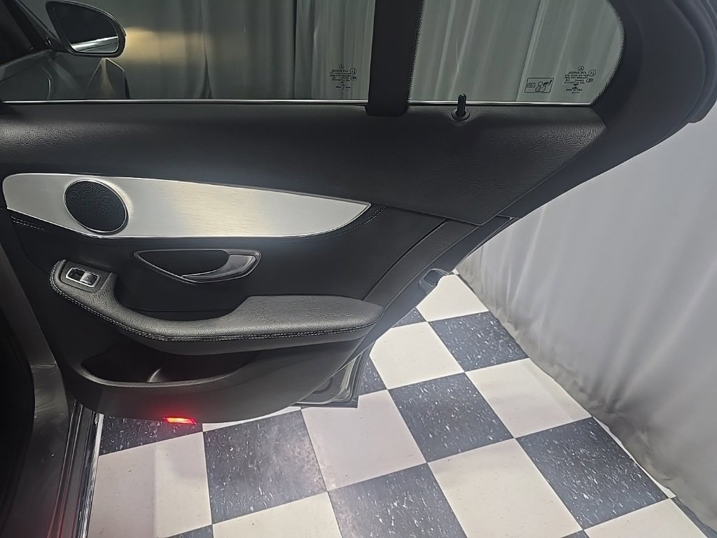 Used 2015 Mercedes-Benz C 300 4MATIC Sedan image 8