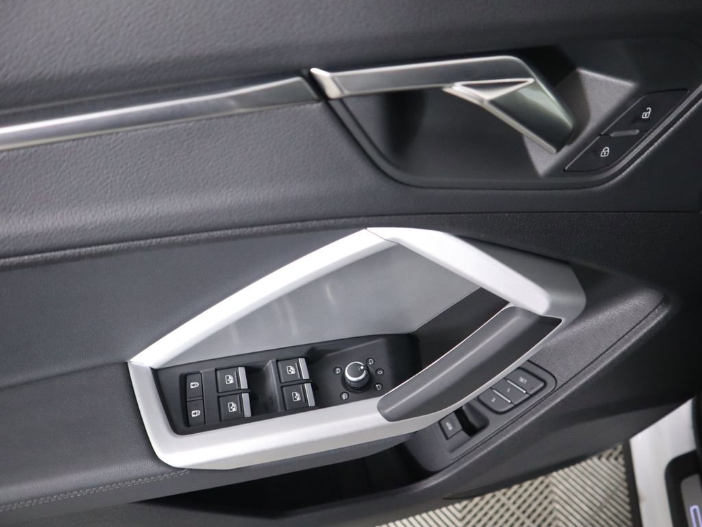 Certified 2025 Audi Q3 2.0T Premium w/ Convenience Package image 23