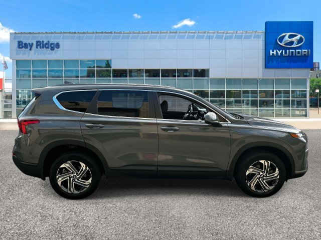 Used 2022 Hyundai Santa Fe SE AWD/4WD image 2