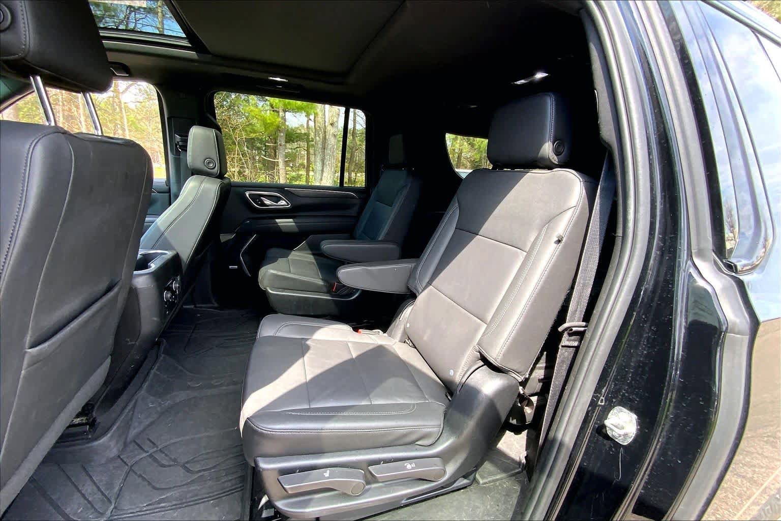 Used 2023 Chevrolet Suburban Z71 w/ Luxury Package AWD/4WD image 20