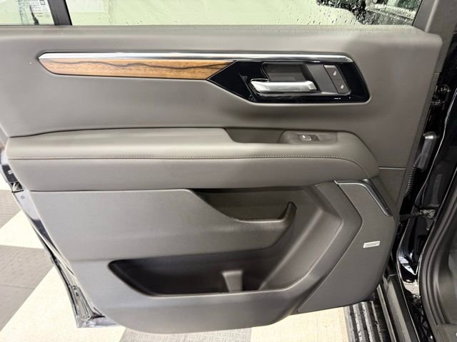 New 2026 Chevrolet Suburban High Country AWD/4WD image 21