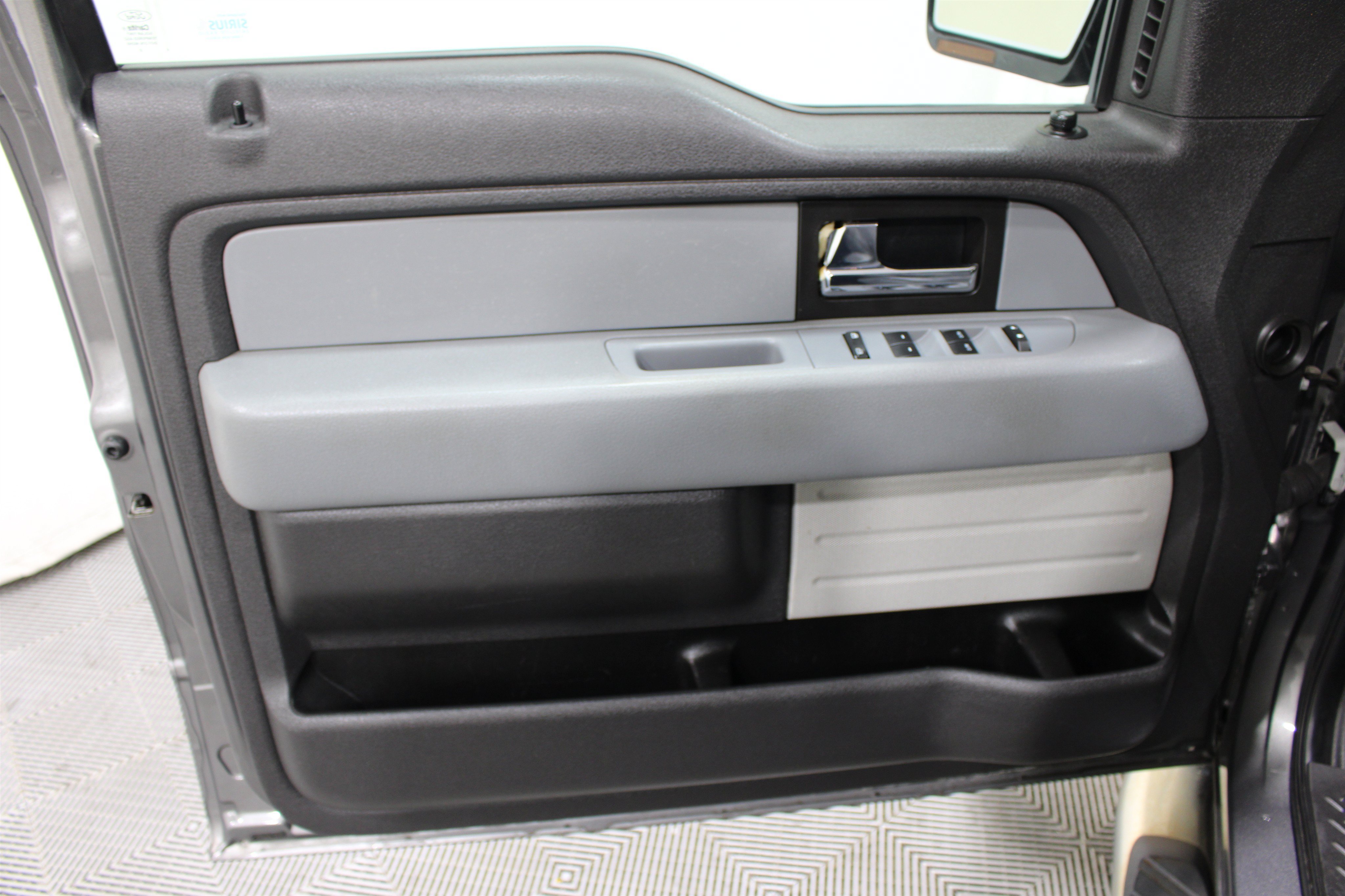 Used 2014 Ford F150 XLT w/ Equipment Group 302A Luxury RWD image 6
