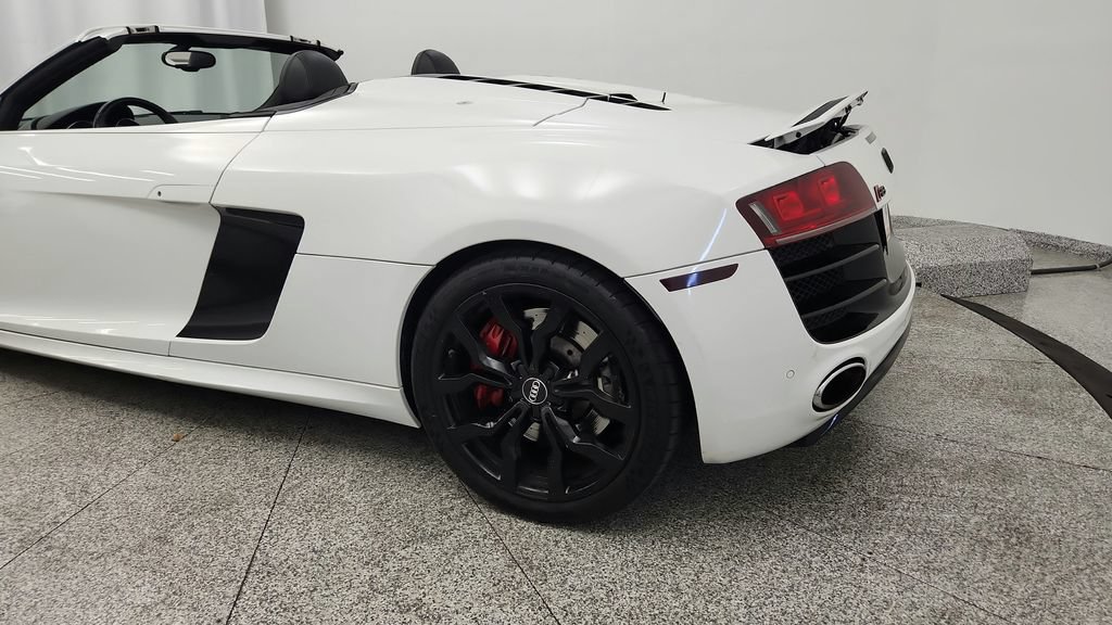 Used 2012 Audi R8 V10 AWD/4WD image 16