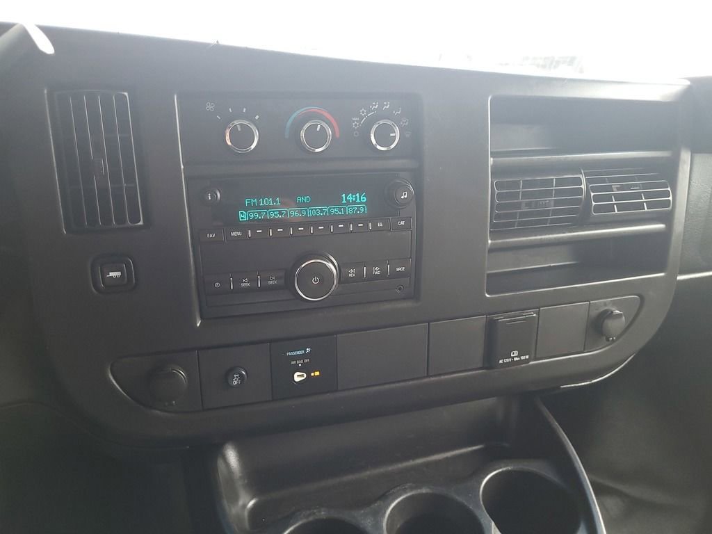 Used 2017 GMC Savana 3500 image 22