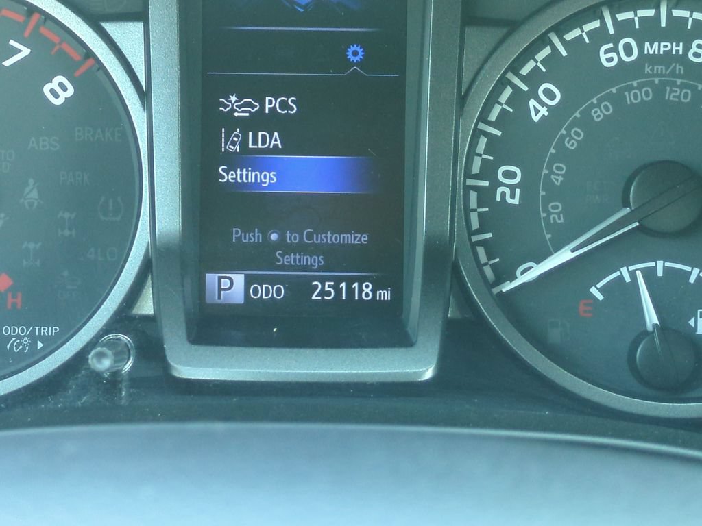 Used 2021 Toyota Tacoma TRD Sport w/ Technology Package AWD/4WD image 21