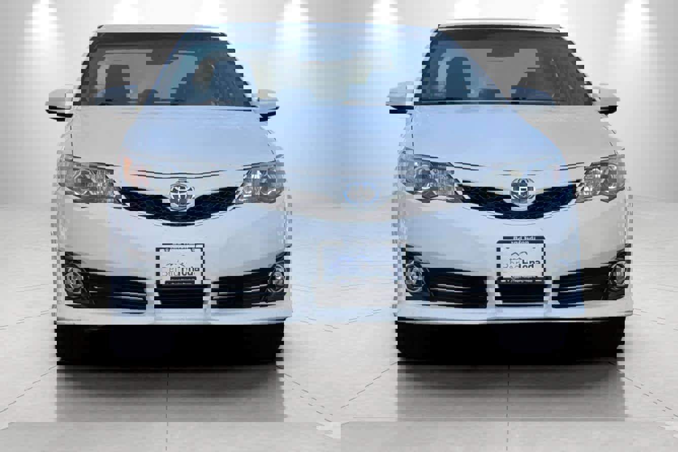 Used 2014 Toyota Camry Hybrid image 10