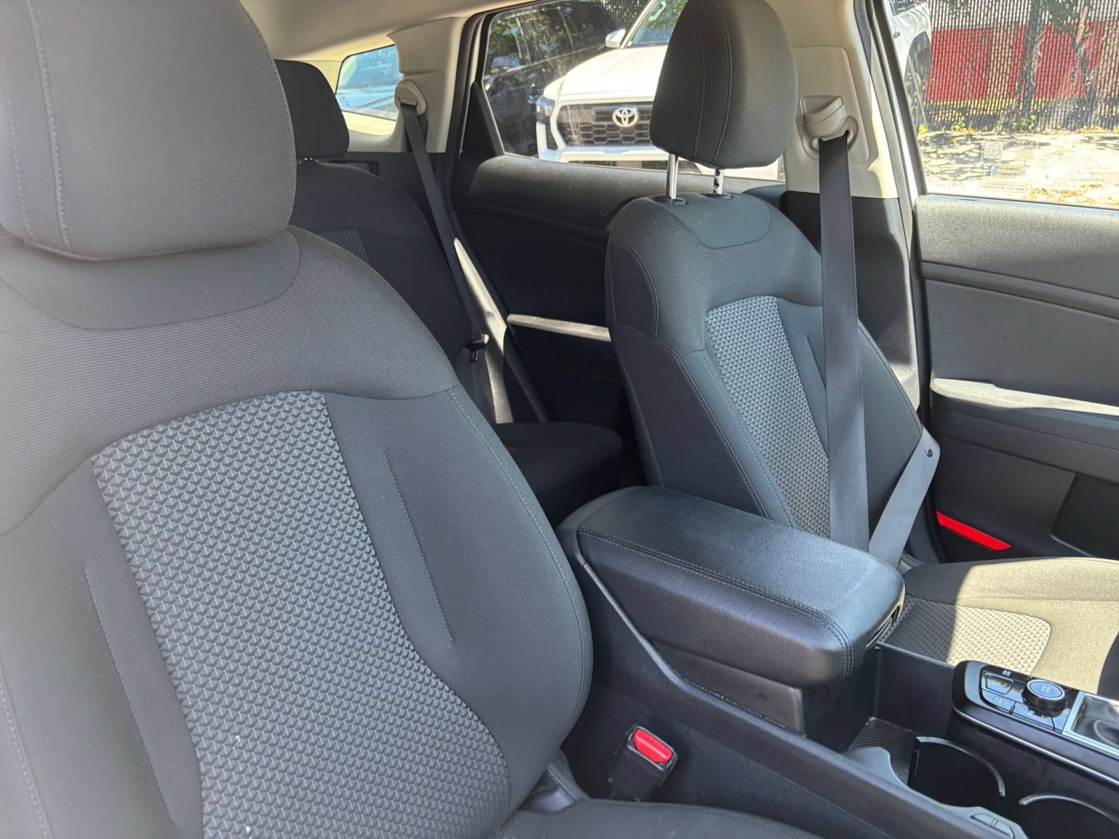 Used 2024 Kia Sportage LX FWD image 31