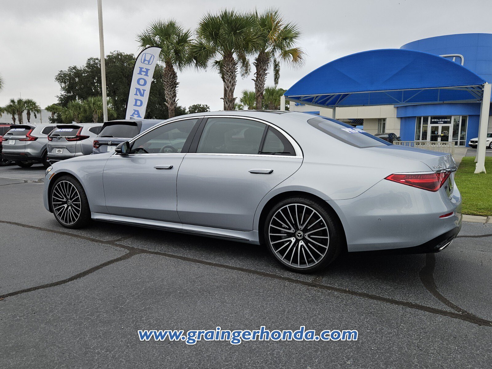 Used 2022 Mercedes-Benz S 580 4MATIC Sedan image 3