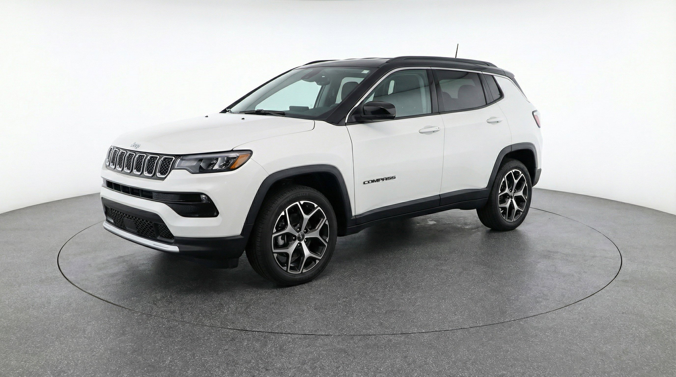 Used 2025 Jeep Compass Limited AWD/4WD image 3