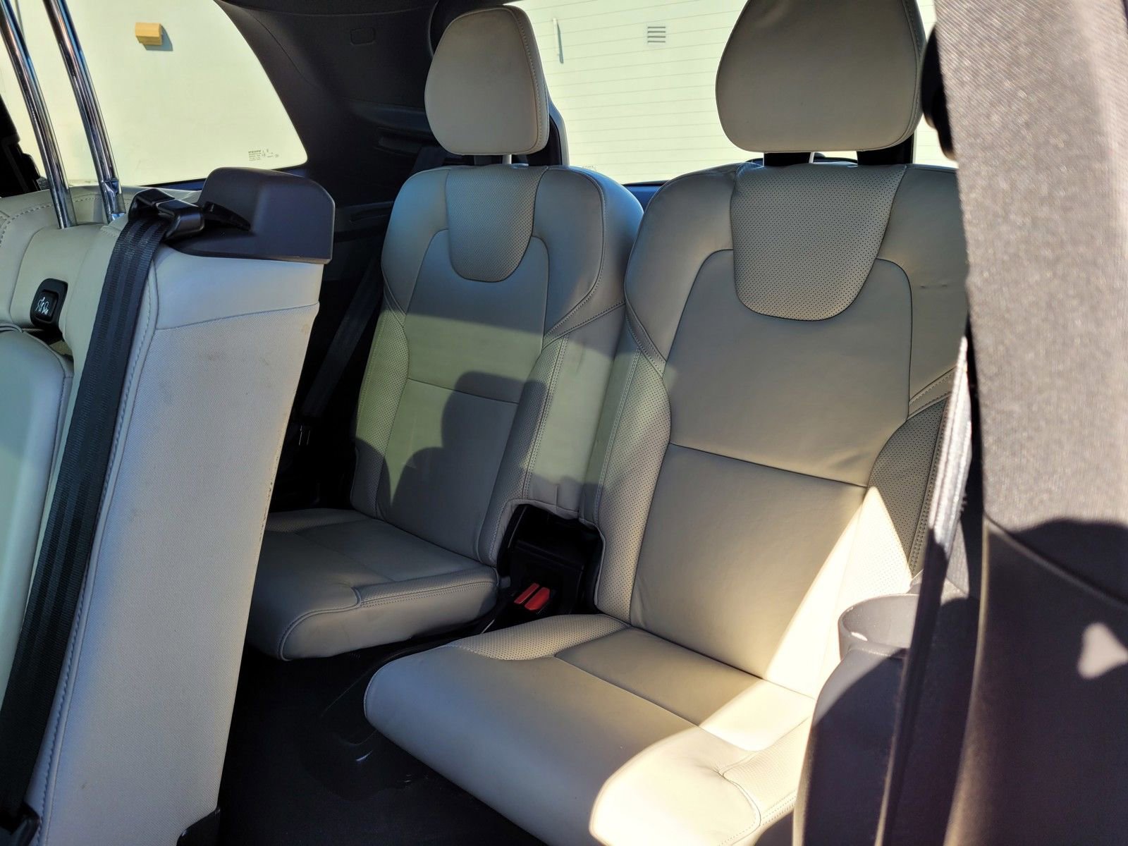 Used 2021 Volvo XC90 T8 R-Design w/ Advanced Package image 12