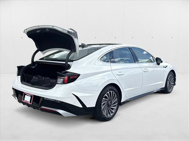 New 2025 Hyundai Sonata Limited image 2