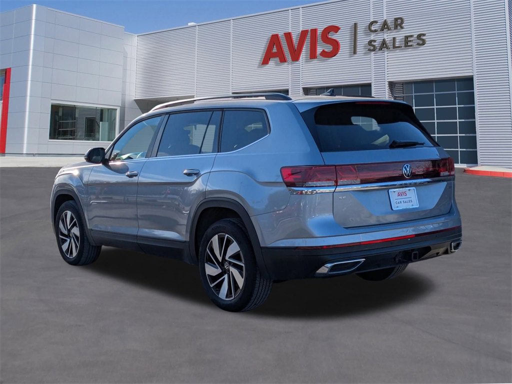Used 2025 Volkswagen Atlas SE image 3