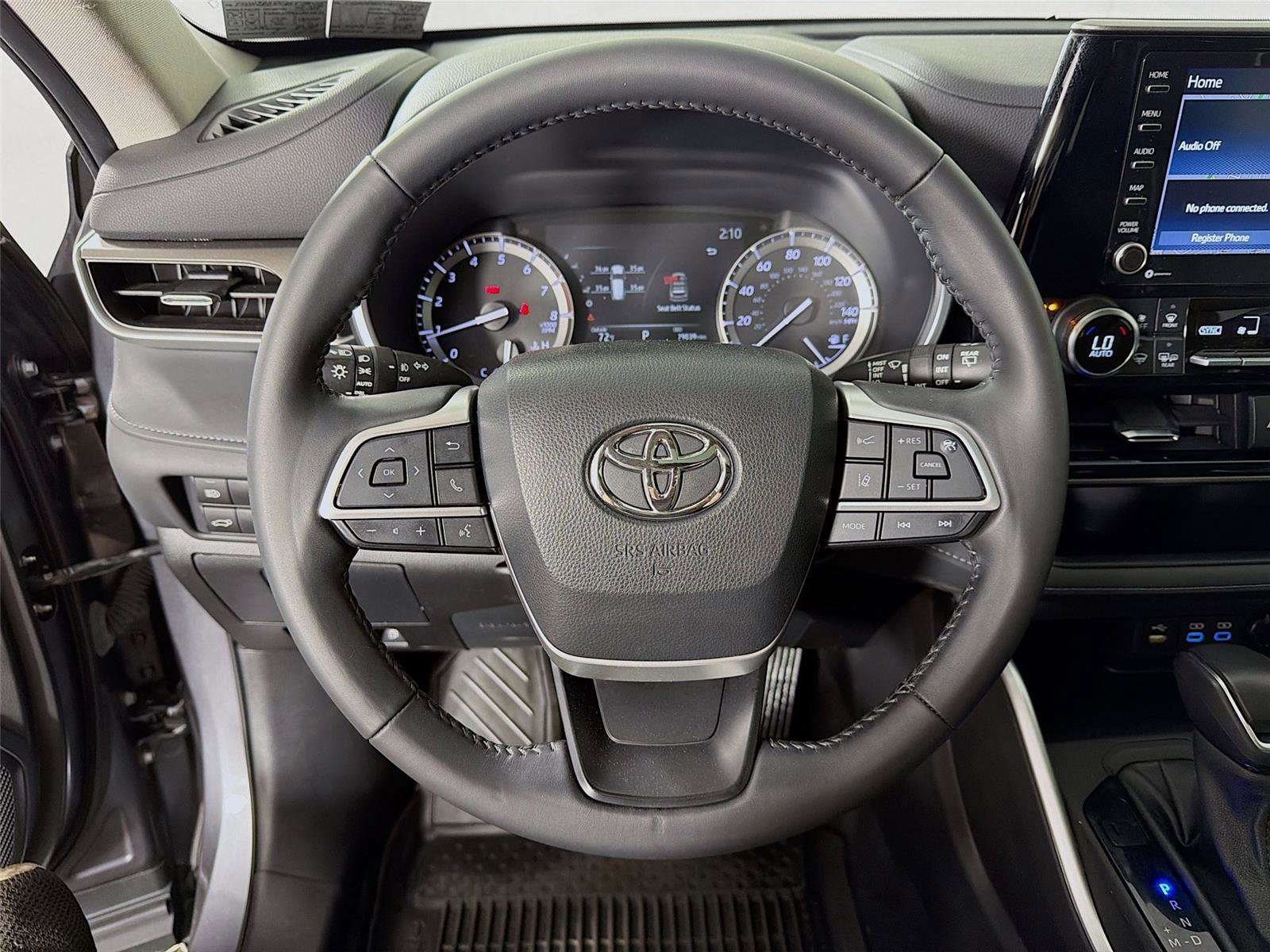 Used 2022 Toyota Highlander XLE AWD/4WD image 12