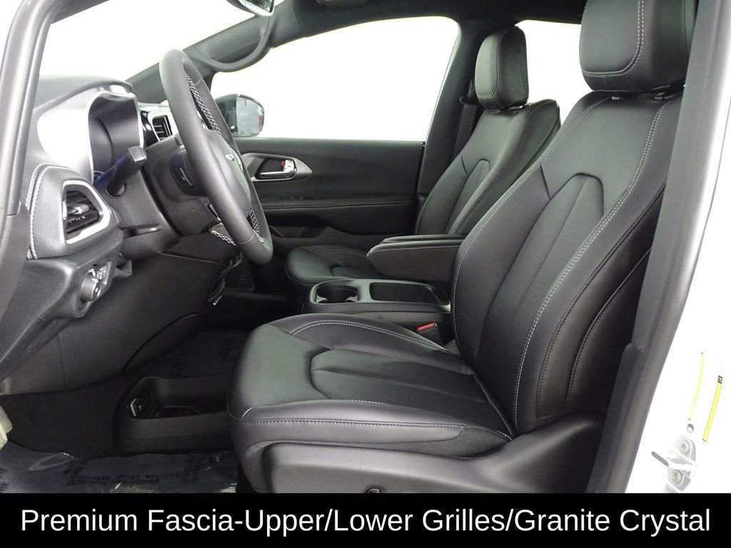 New 2026 Chrysler Pacifica Select image 10