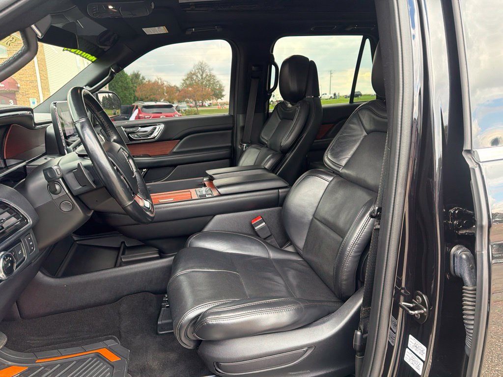 Used 2021 Lincoln Navigator Reserve AWD/4WD image 10