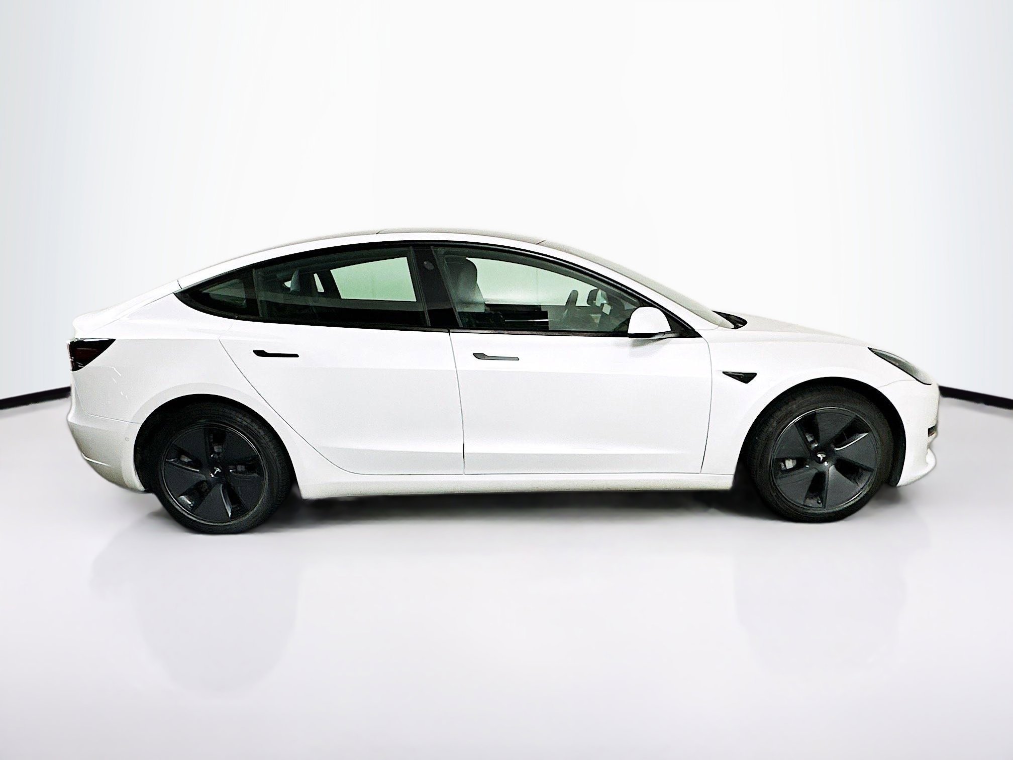 Used 2021 Tesla Model 3 Standard Range Plus RWD image 10