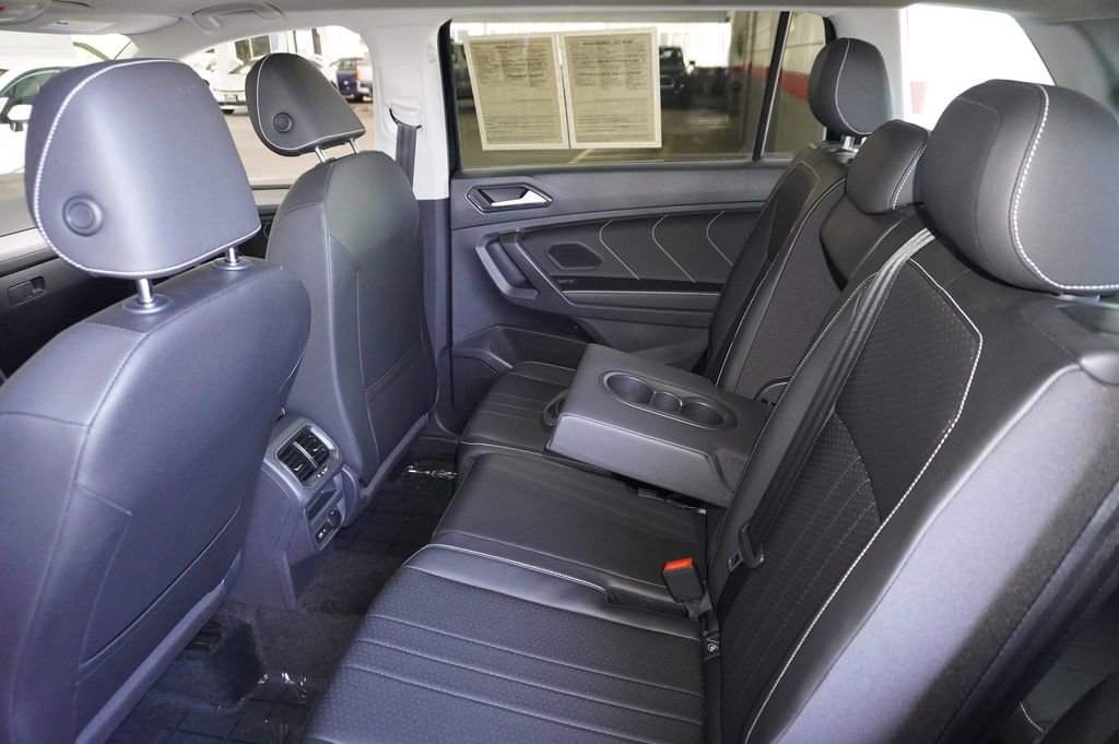 Used 2023 Volkswagen Tiguan SE image 10