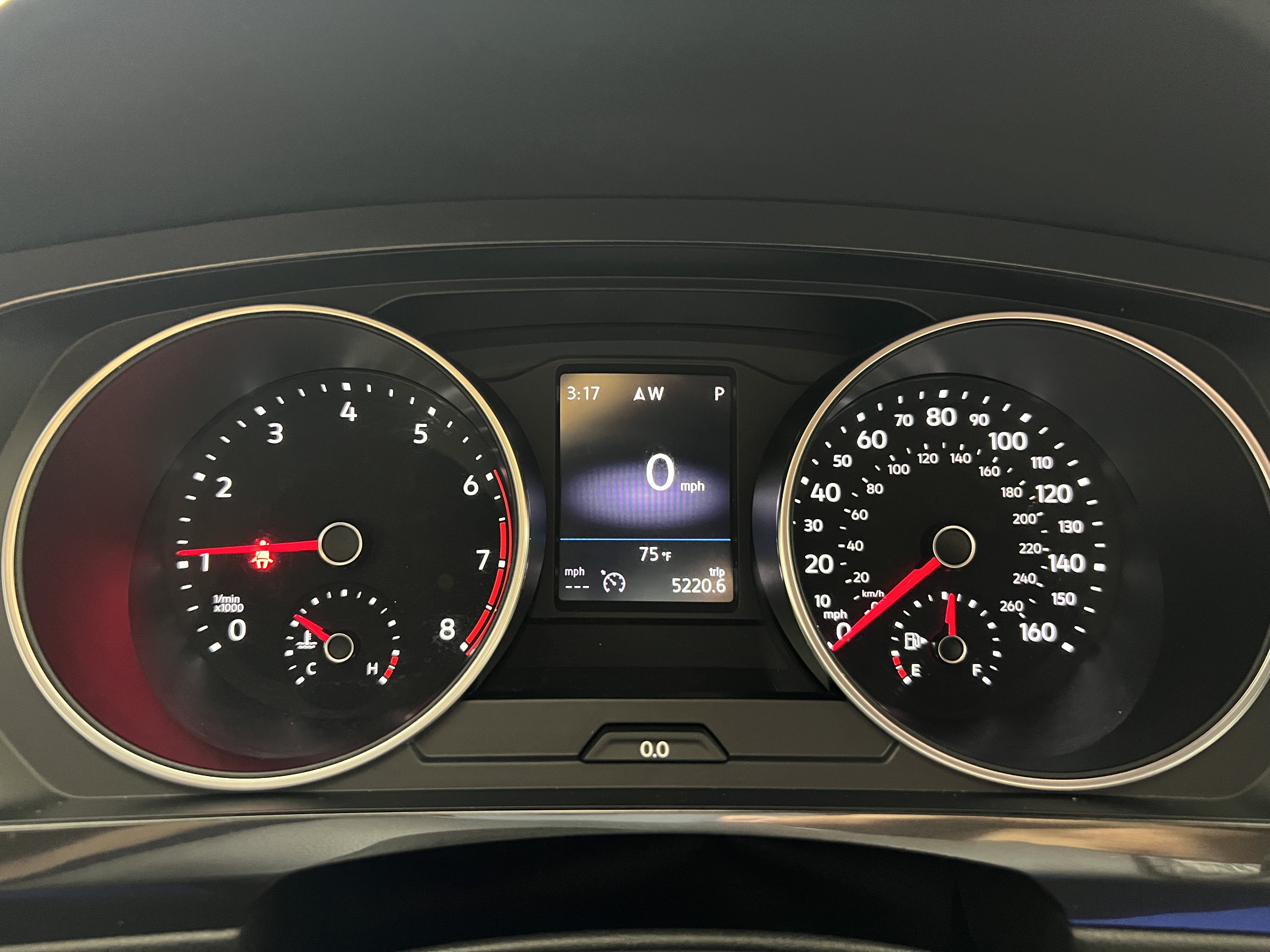 Used 2018 Volkswagen Tiguan SEL w/ R-Line Package FWD image 16