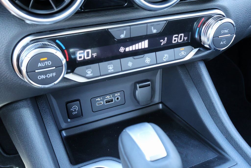 New 2025 Nissan Sentra SR image 12