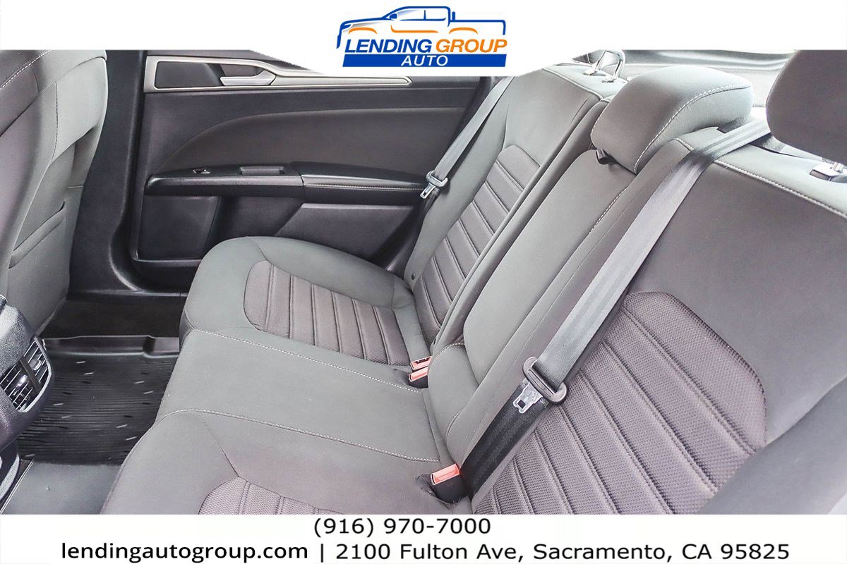 Used 2019 Ford Fusion SE image 18